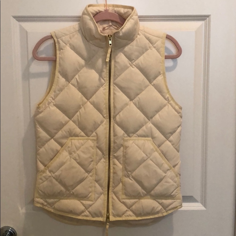J CREW FACTORY PUFFER VEST IN CREAM